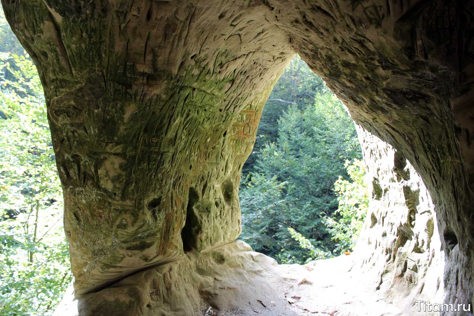 Богатырские пещеры в Горячем Ключе