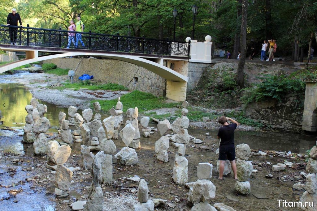 Каменные изваяния реки Ольховка