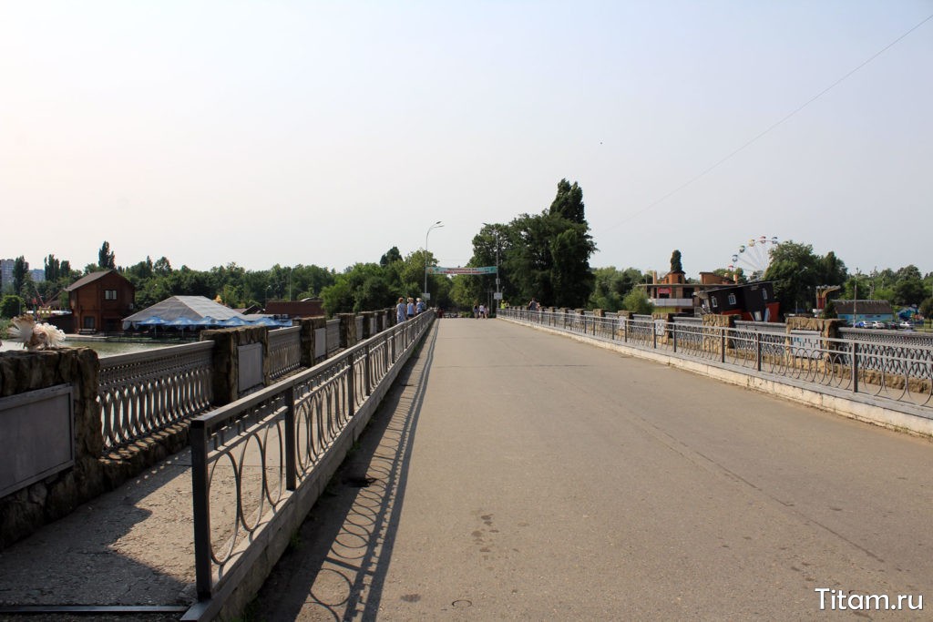 Мост через озеро Старая Кубань
