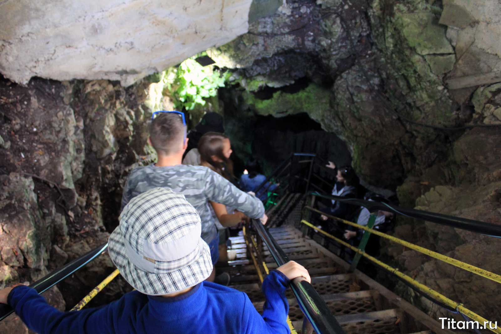 Спуск в Большую Азишскую пещеру