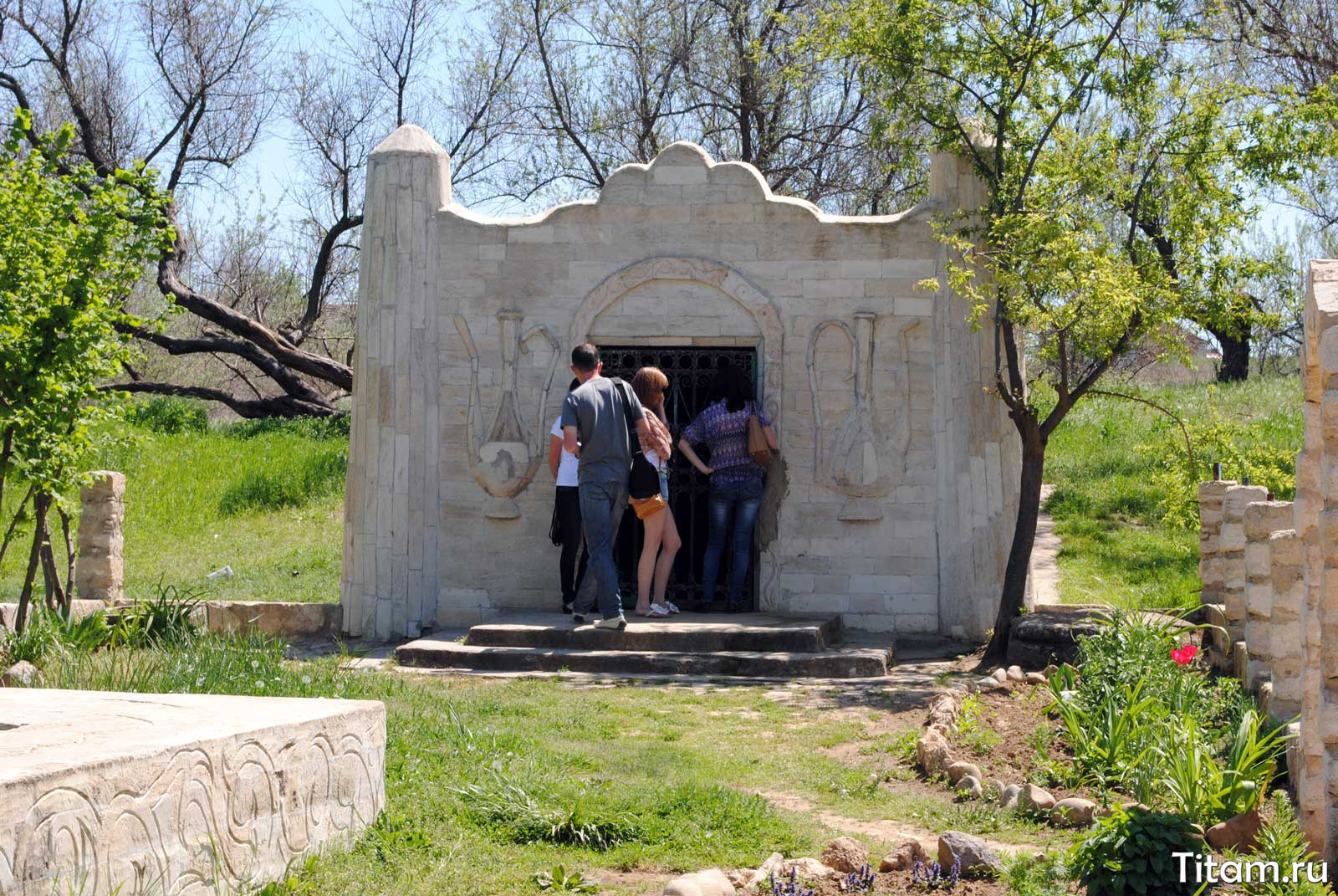 Турецкий фонтан в Тамани