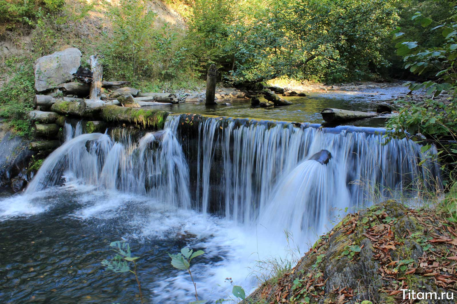 Водопад на реке Молчепа