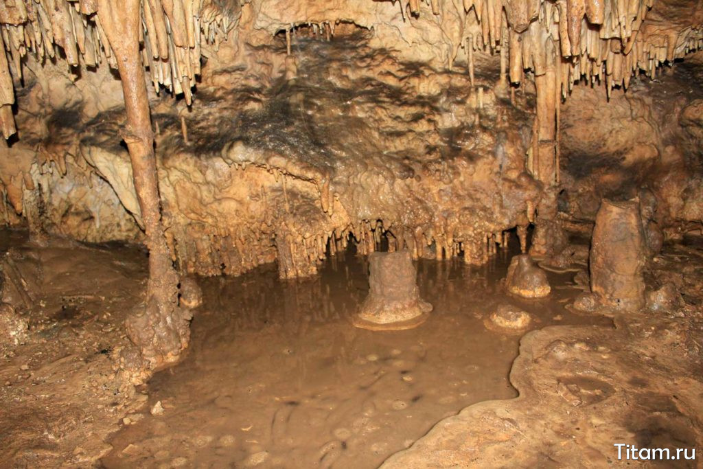Кальцитовые гуры в Красивой пещере