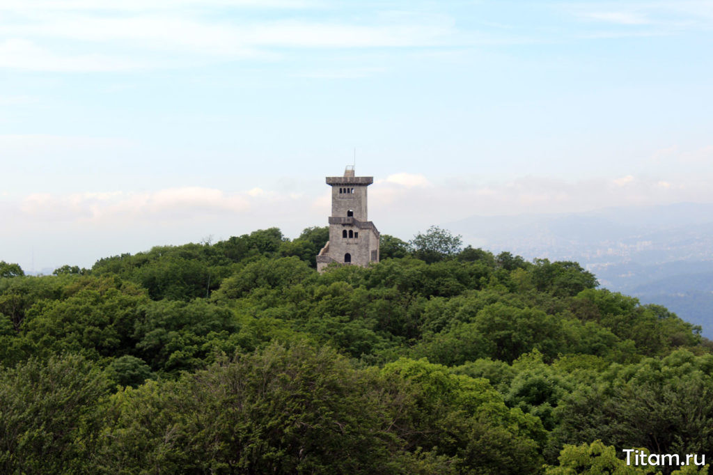 Башня и гора Ахун