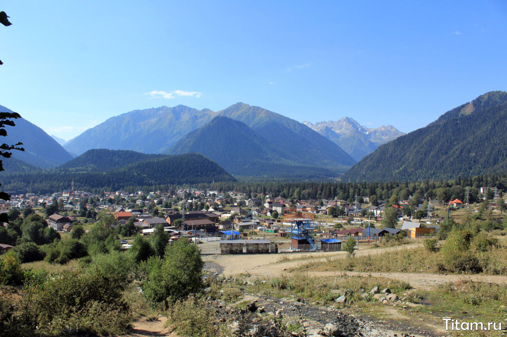 Панорама на Архыз с тропы на Баритовый