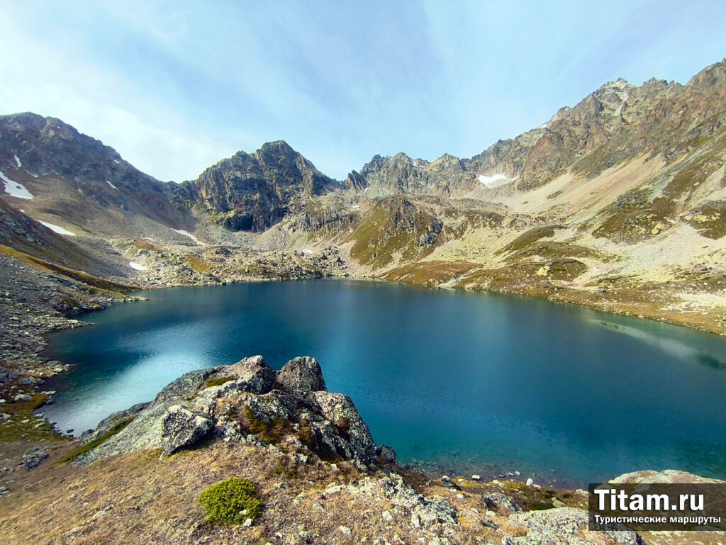 Вершина в центре - Уллукёльбаши Главная