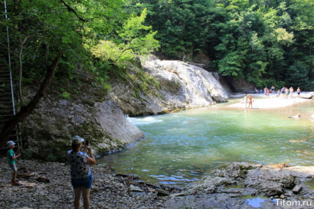 Водопад Лазурная чаша. Сахрайские водопады