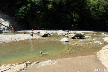 Водопад Лазурная чаша. Сахрайские водопады