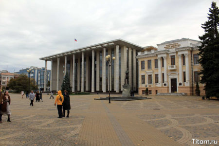 Пушкинская площадь и здание суда