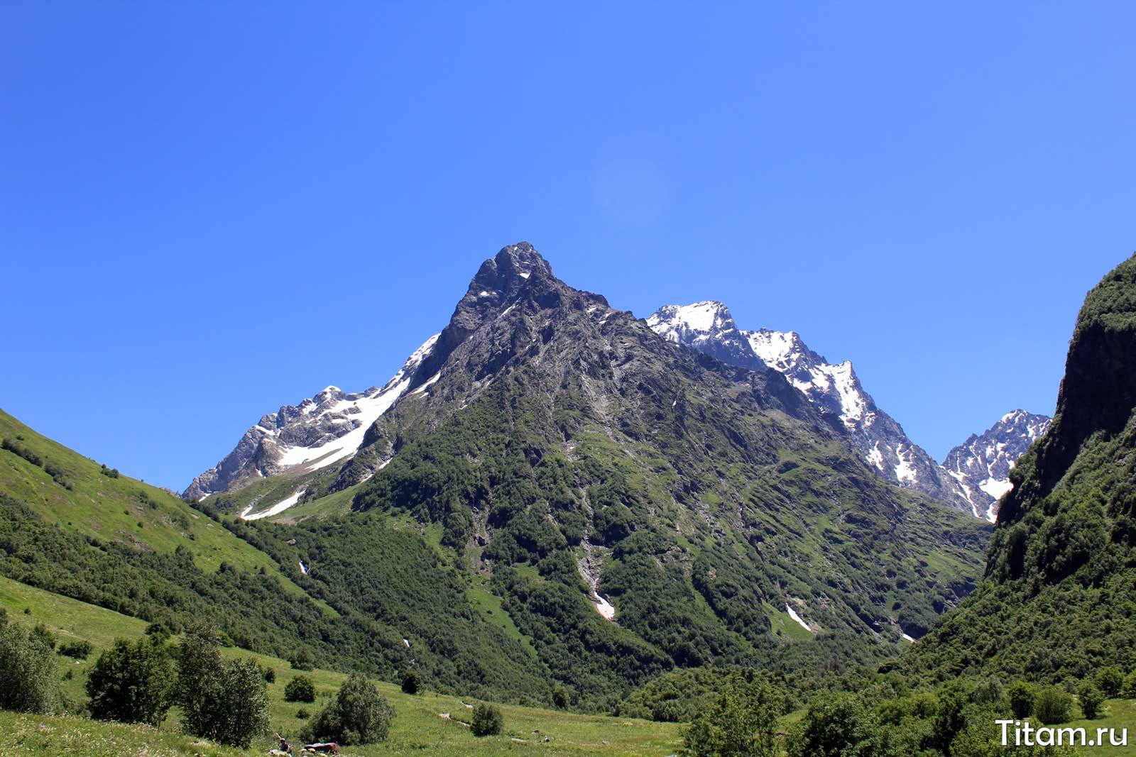 Гора Домбай-Ульген